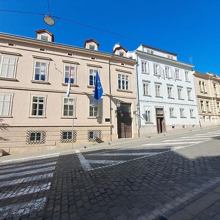 Endless Chanson Zagreb Exterior foto